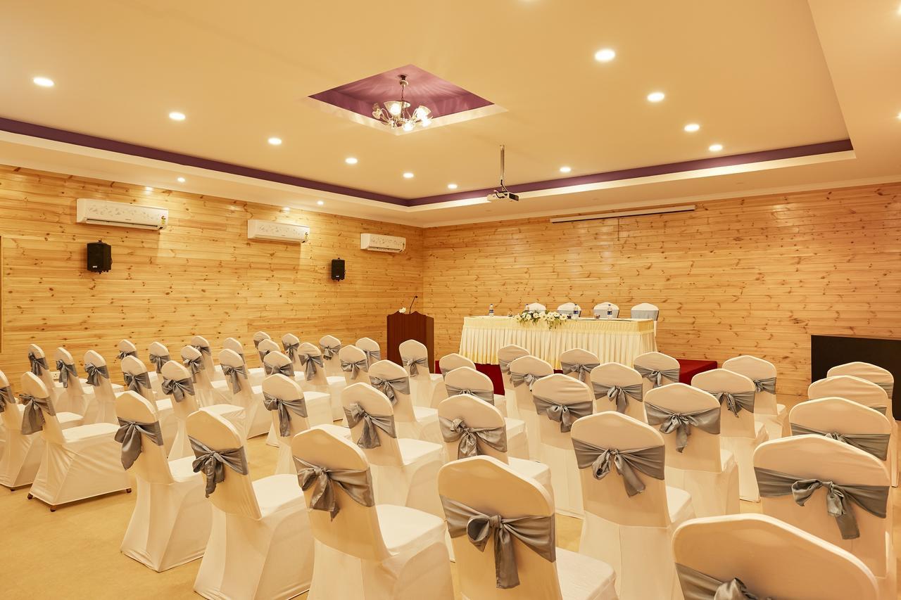 Sterling Anaikatti Hotel Varagampadi Ngoại thất bức ảnh