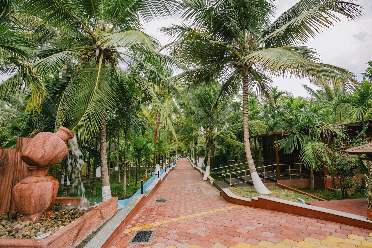 Sterling Anaikatti Hotel Varagampadi Ngoại thất bức ảnh