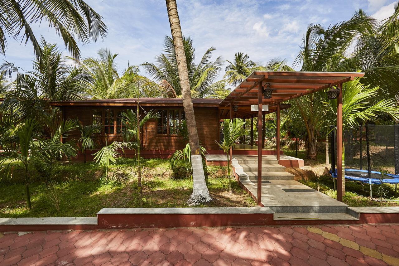 Sterling Anaikatti Hotel Varagampadi Ngoại thất bức ảnh