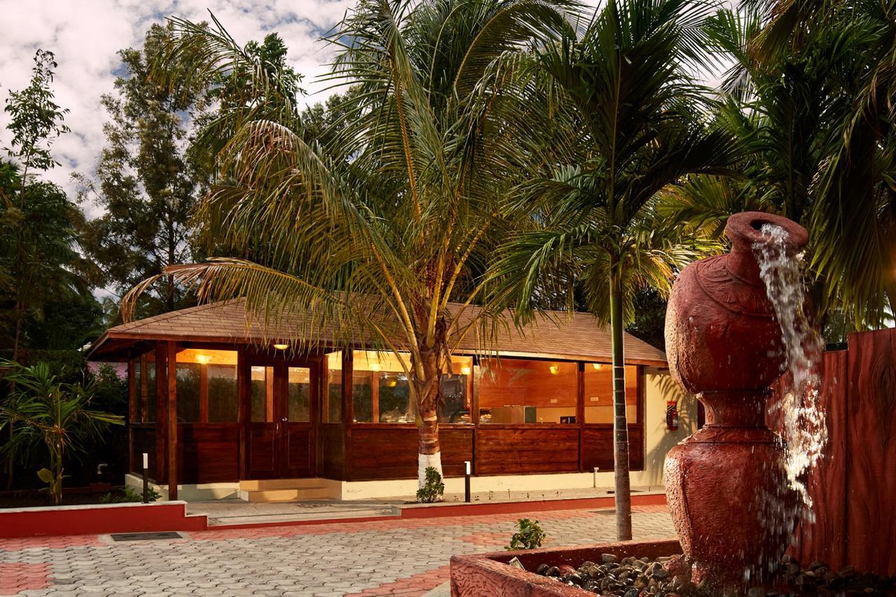 Sterling Anaikatti Hotel Varagampadi Ngoại thất bức ảnh
