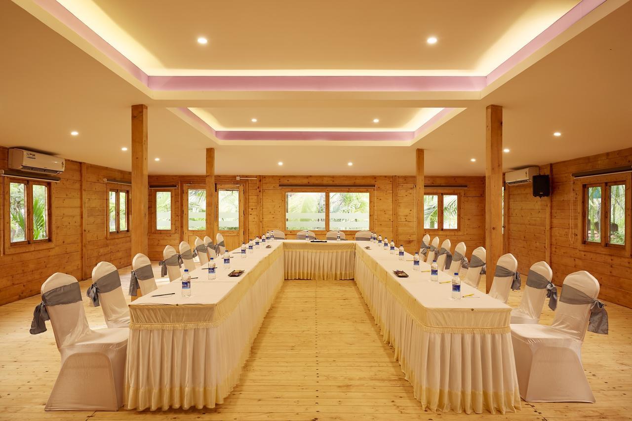Sterling Anaikatti Hotel Varagampadi Ngoại thất bức ảnh