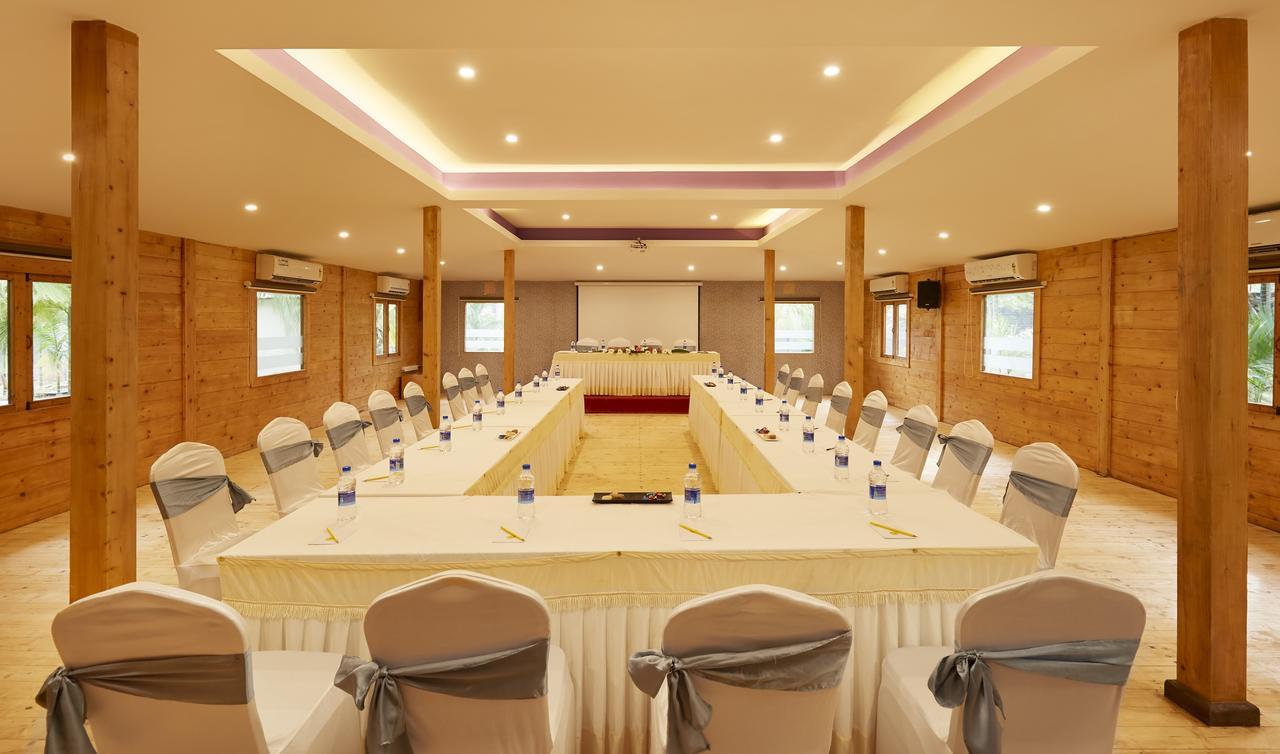 Sterling Anaikatti Hotel Varagampadi Ngoại thất bức ảnh